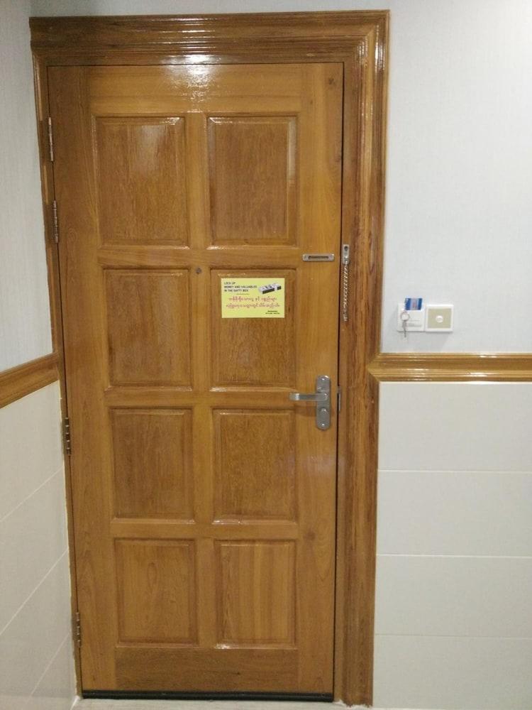 מנדלאי Hotel Nylon מראה חיצוני תמונה
