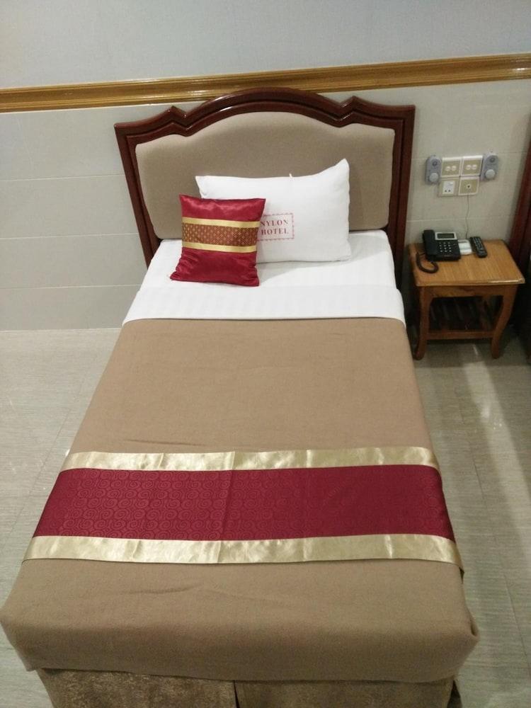 מנדלאי Hotel Nylon מראה חיצוני תמונה