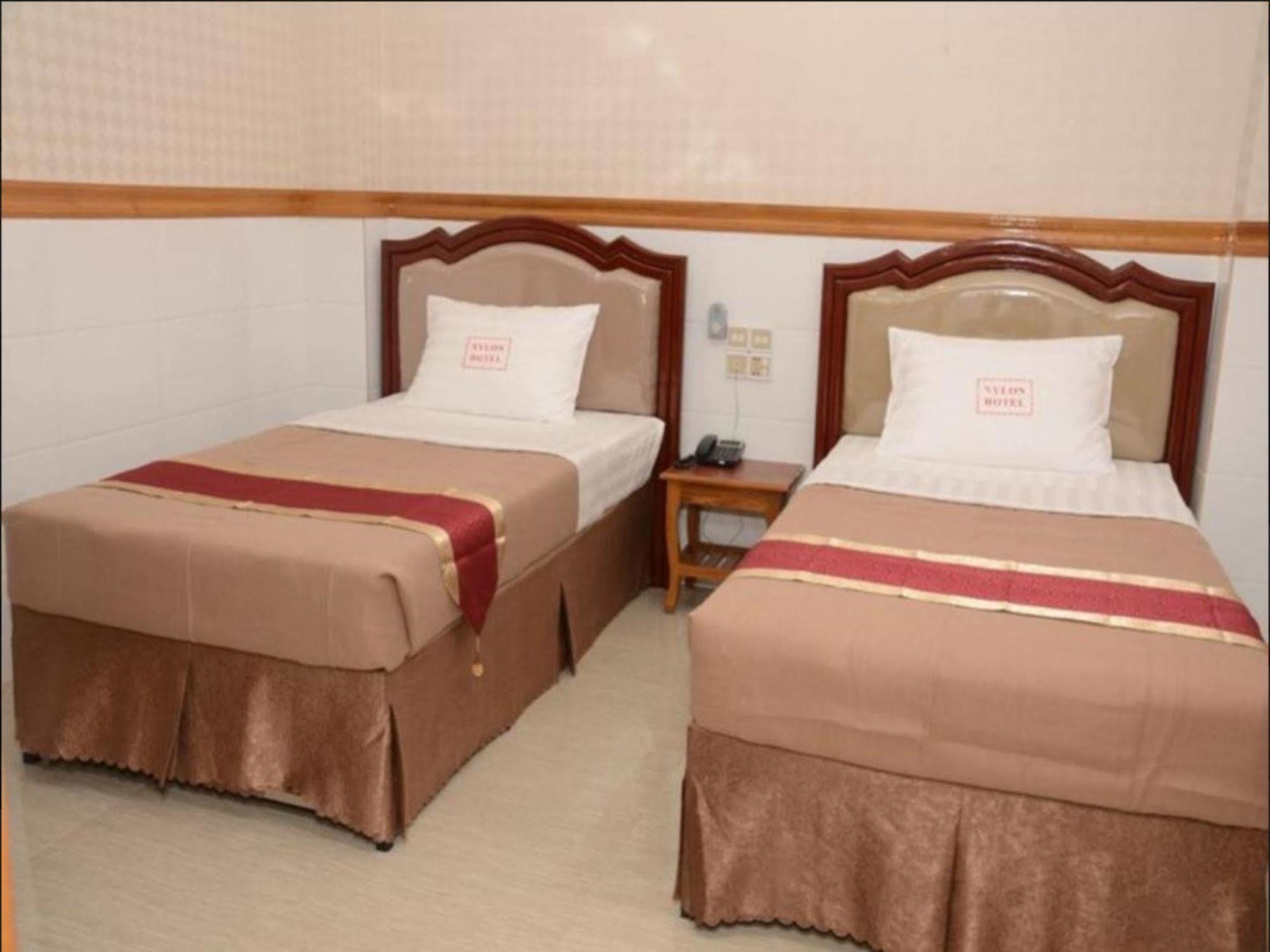 מנדלאי Hotel Nylon מראה חיצוני תמונה